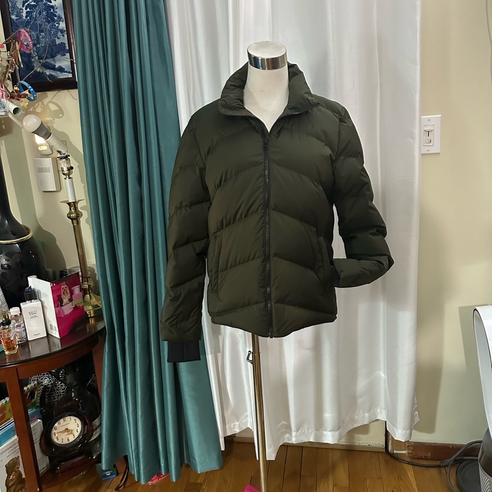 Theory NWT Puffer Lightweight Jacket.